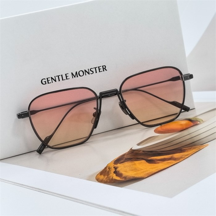 GENTLE MONSTER TAP TAP Titanium графит розовый BR01550