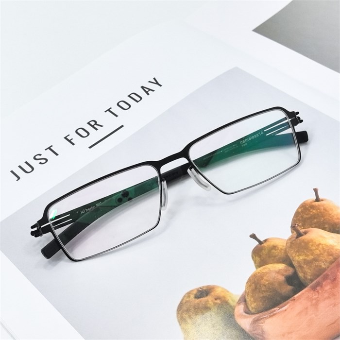 ic!Berlin Lior A. nameless black IB00022