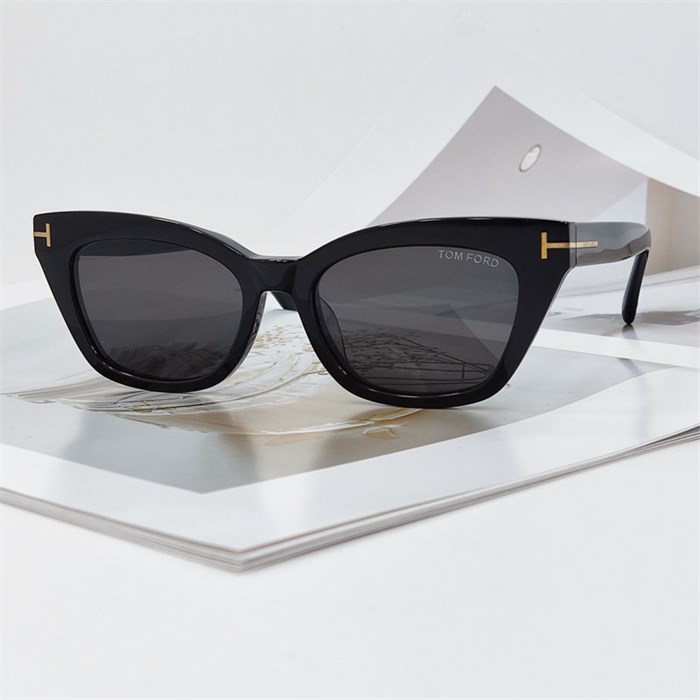 TOM FORD FT1031 черный черный BE01427