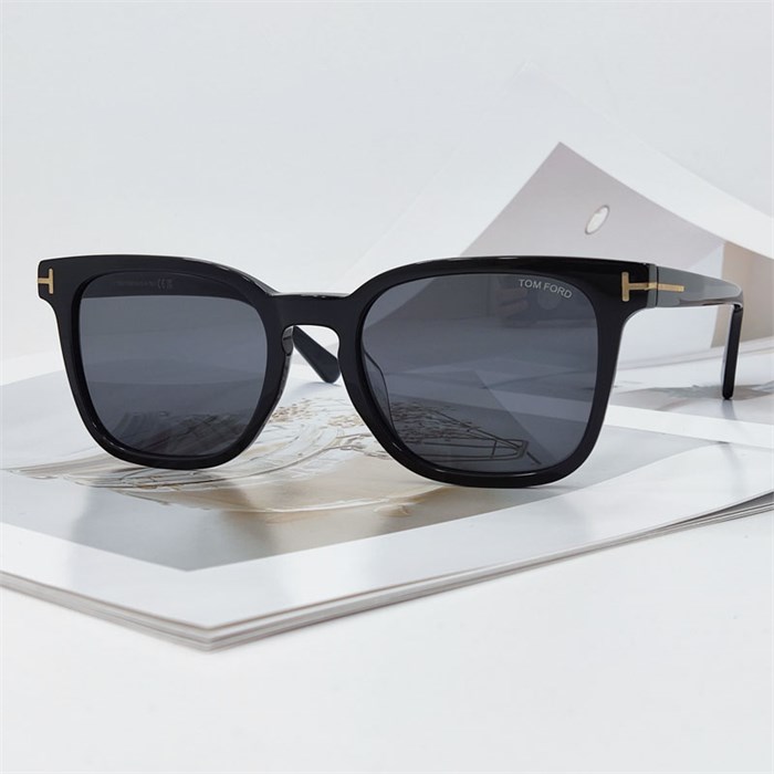 TOM FORD FT1051 черный черный BE01445