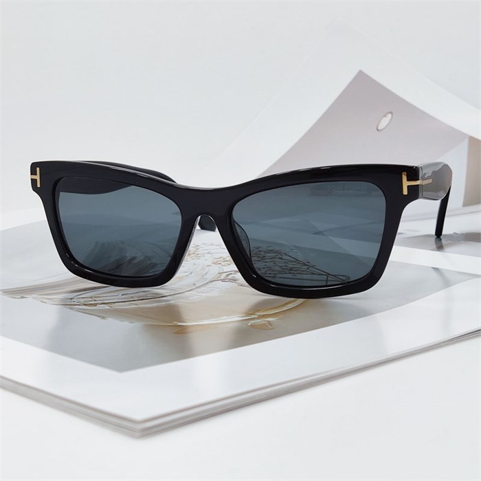 TOM FORD FT1085 черный черный BE01430