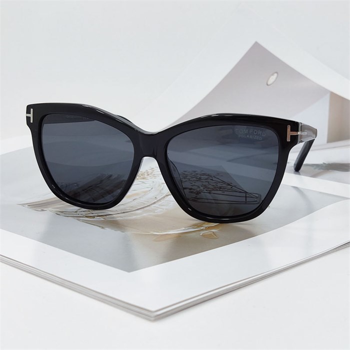 TOM FORD FT1087 LUCIA черный черный с поляризацией BE01457