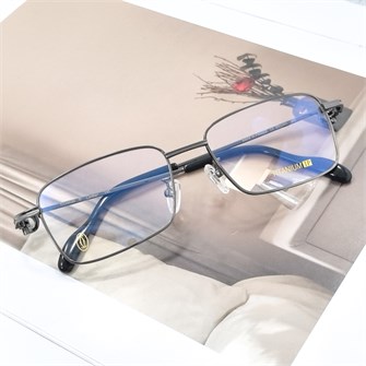 {{photo.Alt || photo.Description || 'CARTIER CT026O Titanium 003 графит'}}