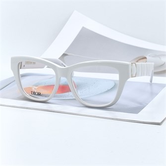 {{photo.Alt || photo.Description || 'DIOR LADY 95.22O S11 белый'}}