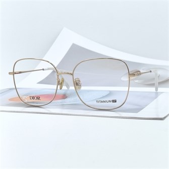 {{photo.Alt || photo.Description || 'DIOR MINI CD O5U Titanium золото белый'}}