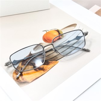 {{photo.Alt || photo.Description || 'GENTLE MONSTER ATOMIC Titanium серебро голубой'}}