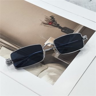 {{photo.Alt || photo.Description || 'CARTIER CT0473S серебро синий'}}