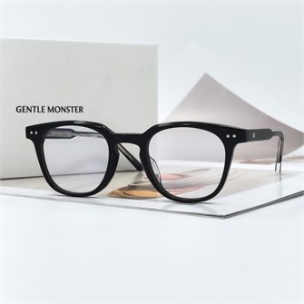 {{photo.Alt || photo.Description || 'GENTLE MONSTER LUTTO черный'}}