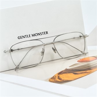 {{photo.Alt || photo.Description || 'GENTLE MONSTER MET Titanium серебро'}}