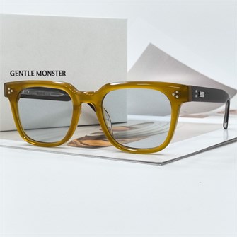 {{photo.Alt || photo.Description || 'GENTLE MONSTER MONACO горчичный голубой'}}