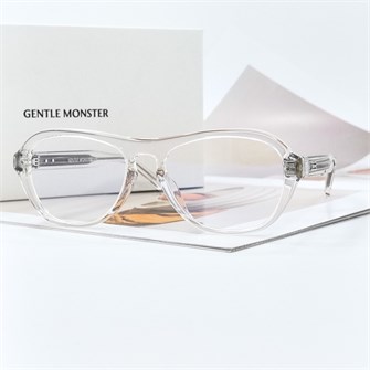 {{photo.Alt || photo.Description || 'GENTLE MONSTER OAA прозрачный'}}