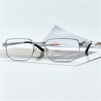 {{photo.Alt || photo.Description || 'CARTIER CT0481O Titanium 002 серебро'}}