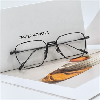{{photo.Alt || photo.Description || 'GENTLE MONSTER TAP TAP Titanium графит'}}