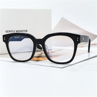 {{photo.Alt || photo.Description || 'GENTLE MONSTER UNA.C черный'}}