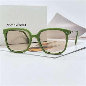 {{photo.Alt || photo.Description || 'GENTLE MONSTER VENE зеленый чайный'}}