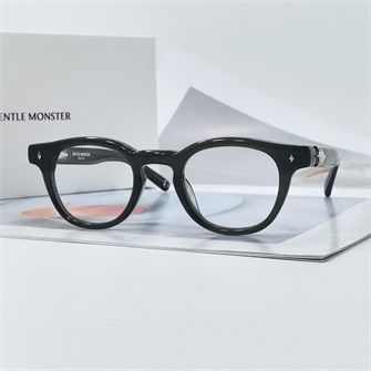 {{photo.Alt || photo.Description || 'GENTLE MONSTER VONZO хаки'}}