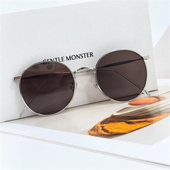 {{photo.Alt || photo.Description || 'GENTLE MONSTER WATERDROP серебро коричневый'}}