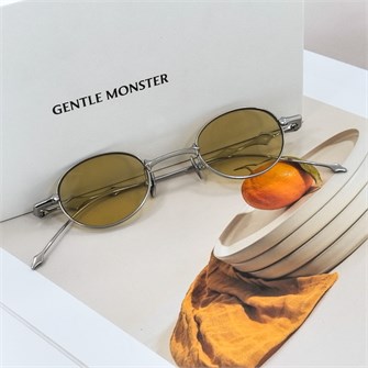 {{photo.Alt || photo.Description || 'GENTLE MONSTER ZODIAC Titanium серебро желтый'}}
