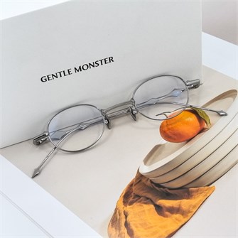 {{photo.Alt || photo.Description || 'GENTLE MONSTER ZODIAC Titanium серебро'}}