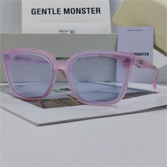{{photo.Alt || photo.Description || 'GENTLE MONSTER DEAR розовый сиреневый'}}