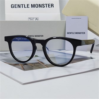 {{photo.Alt || photo.Description || 'GM &amp; MAISON MARGIELA MM009 черный'}}