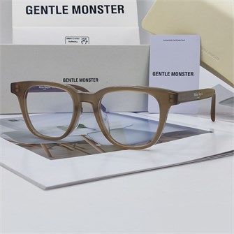 {{photo.Alt || photo.Description || 'GM &amp; MAISON MARGIELA MM010 кофейный'}}