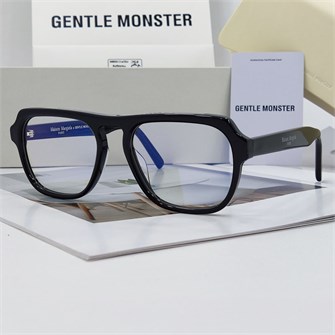 {{photo.Alt || photo.Description || 'GM &amp; MAISON MARGIELA MM011 черный'}}