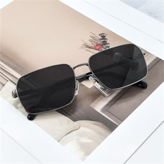 {{photo.Alt || photo.Description || 'CARTIER CT0528S С04 графит'}}