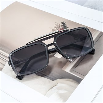 {{photo.Alt || photo.Description || 'HUBLOT H092 графит серый'}}