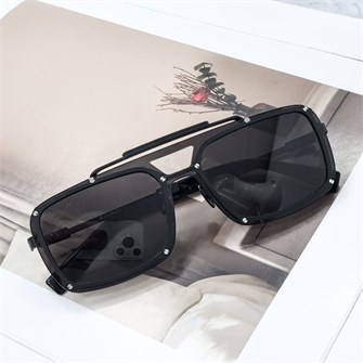 {{photo.Alt || photo.Description || 'HUBLOT H092 черный черный'}}