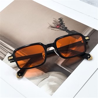 {{photo.Alt || photo.Description || 'CARTIER CT0539S черный оранжевый'}}