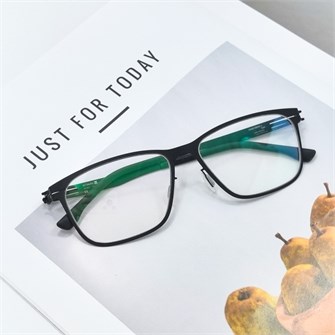 {{photo.Alt || photo.Description || 'ic!Berlin Dahlitz black'}}