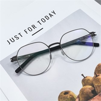 {{photo.Alt || photo.Description || 'ic!Berlin M714 gun metal'}}