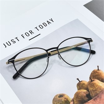 {{photo.Alt || photo.Description || 'ic!Berlin Mistral Arcus sun gold'}}