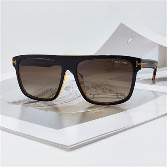 {{photo.Alt || photo.Description || 'TOM FORD FT0628 ITEM коричневый коричневый'}}