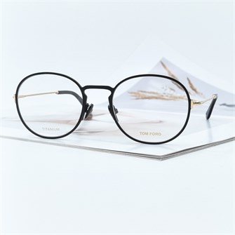 {{photo.Alt || photo.Description || 'TOM FORD TF6106 Titanium черный золото'}}