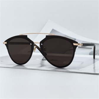 {{photo.Alt || photo.Description || 'DIOR Reflected коричневый'}}