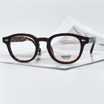 {{photo.Alt || photo.Description || 'MOSCOT LEMTOSH 49 TORTOISE'}}