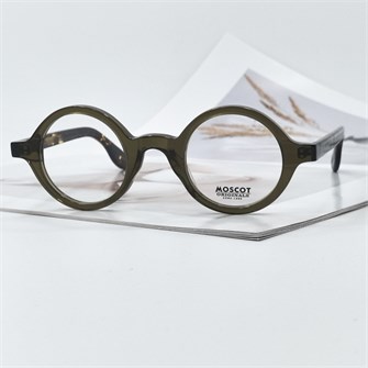 {{photo.Alt || photo.Description || 'MOSCOT ZOLMAN OLIVE TORTOISE'}}