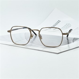 {{photo.Alt || photo.Description || 'MASUNAGA MIMOSA Pure Titanium 19 латунь'}}