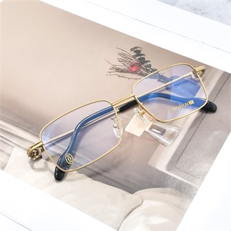 {{photo.Alt || photo.Description || 'CARTIER CT026O Titanium 001 золото'}}