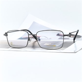 {{photo.Alt || photo.Description || 'CARTIER CT026O Titanium 003 графит'}}